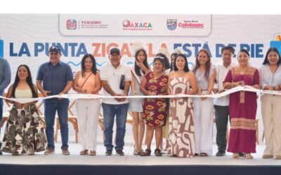 Gobierno de Oaxaca reactiva economía en Punta Zicatela: inaugura festival y entrega más de 1.3 mdp en créditos