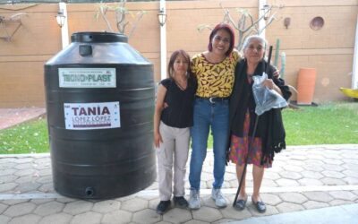 Impulsa Tania López acciones en favor de las familias de Xoxocotlán con entrega de tinacos gratuitos.