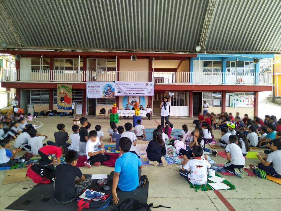 Retornan a clases 823 mil estudiantes de nivel básico en Oaxaca