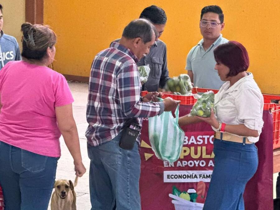 Tania López impulsa Abasto Popular apoyando a las familias de Xoxocotlán.