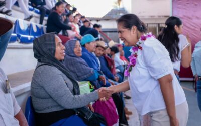 En la Mixteca, Laura Estrada atestigua entrega de resultados a favor del Pueblo.