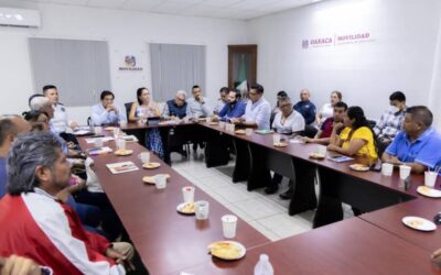 Avanza diálogo entre Semovi y representantes de taxistas