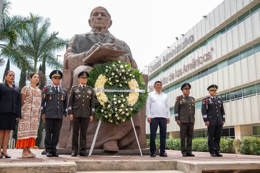 encabeza-gobernador-salomon-jara-ceremonia-de-aniversario-luctuoso-de-benito-juarez-6a5bc5aba8ded