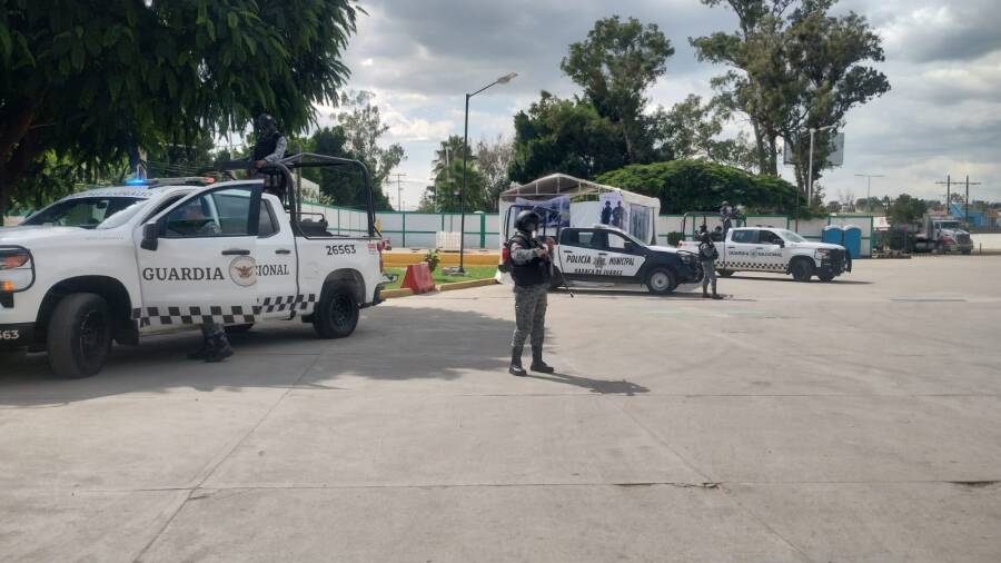 Policía Municipal de Oaxaca de Juárez y Guardia Nacional instalan módulo de información en acceso a la ciudad