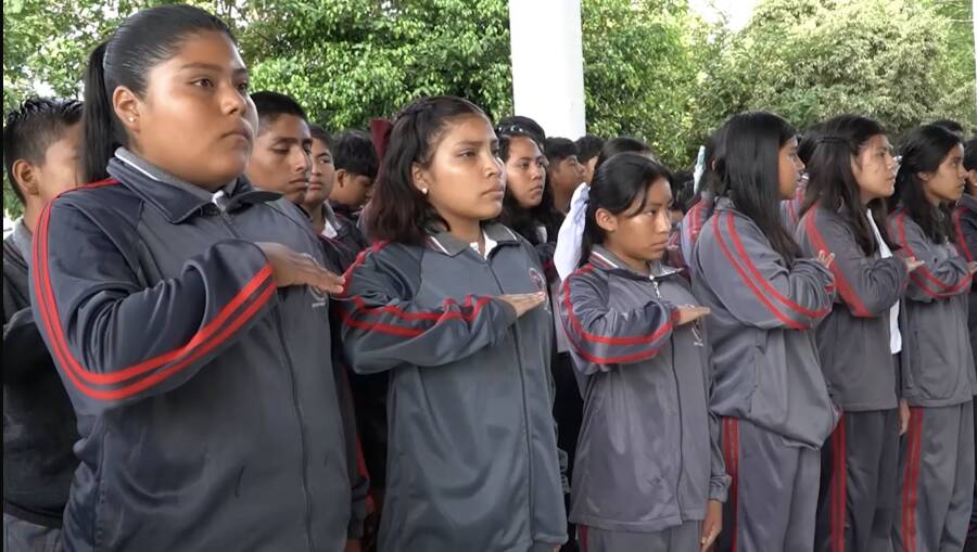 Regresan a clases más de 800 mil estudiantes del nivel básico en Oaxaca