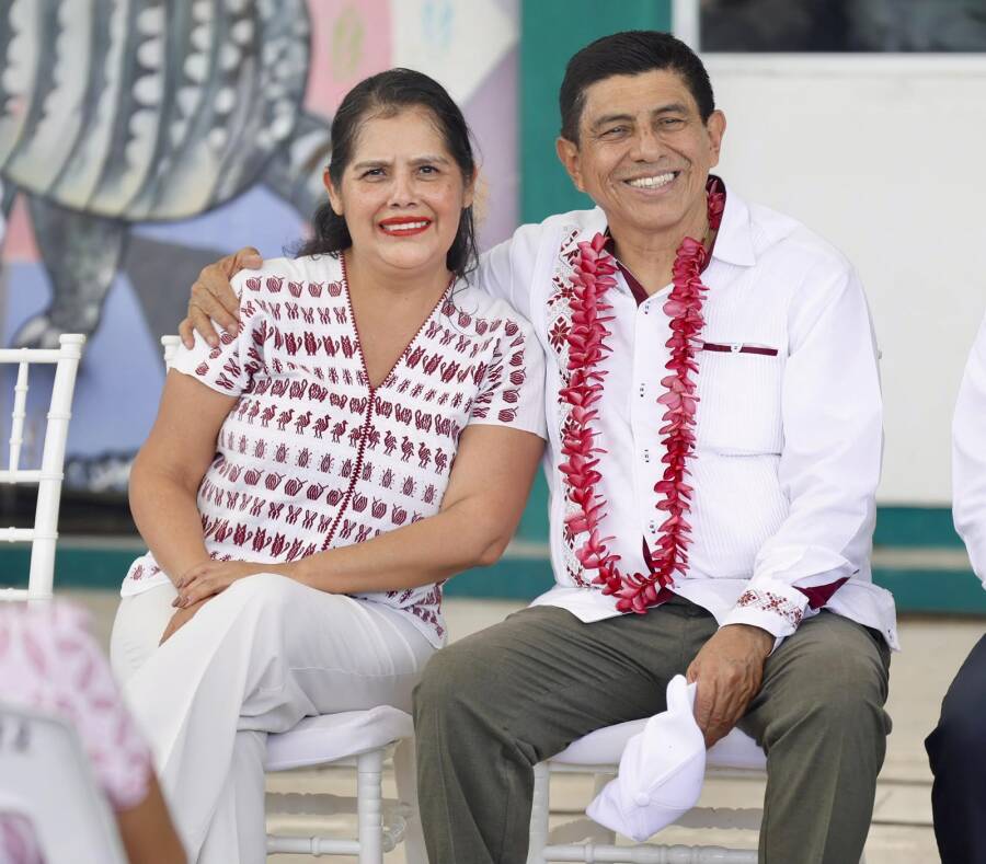 reconoce-laura-estrada-el-trabajo-incansable-de-salomon-jara-cruz-en-favor-de-las-familias-de-la-costa-oaxaquena-6a9c1f3d4484d